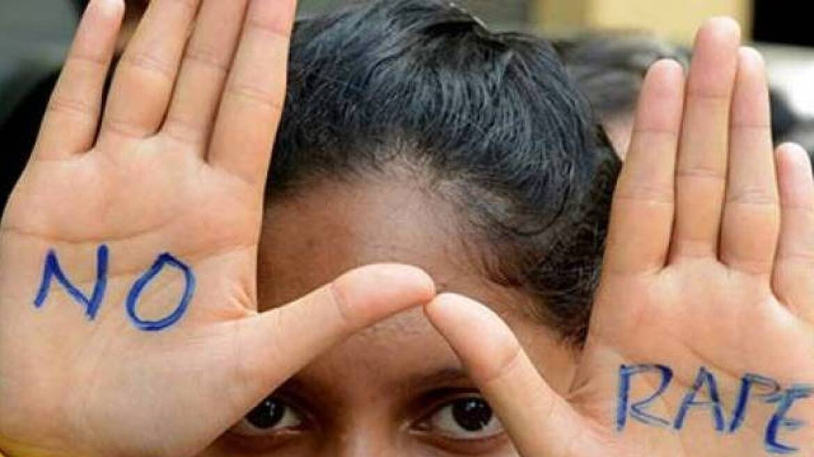 Πέθανε η 15χρονη Ινδή που βίασε και πυρπόλησε 18χρονος 