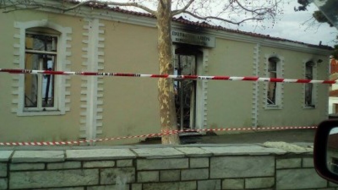 Θεσσαλονίκη: Πυρκαγιά κατέστρεψε ολοσχερώς το Πνευματικό Κέντρο Νεοχωρούδας