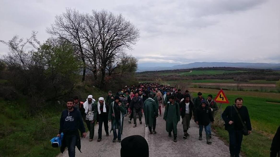 Απόδραση από την κόλαση της Ειδoμένης - Περνούν χειμάρρους για να φτάσουν στα Σκόπια