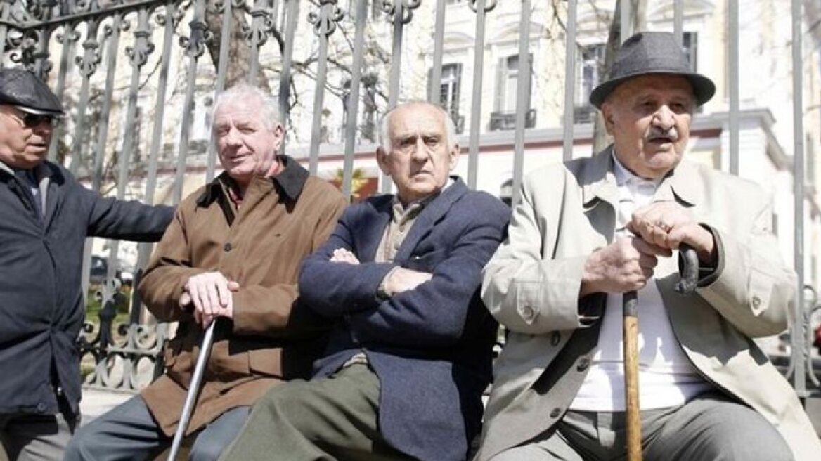 ‘Quartet’ wants national pensions cut to 320 Euros a month