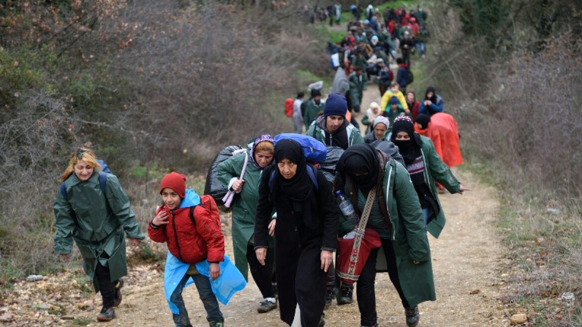 Ασφυκτιούν τα νησιά με 9.200 πρόσφυγες - 1.500 έφυγαν σε 24 ώρες από την Ειδομένη