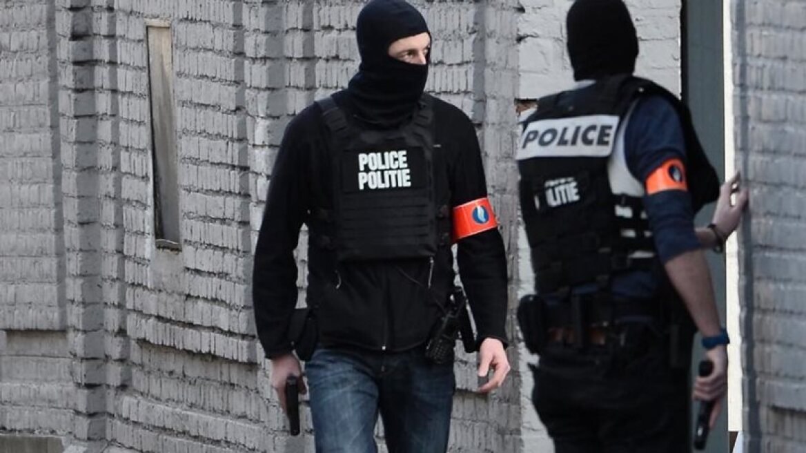 Huge manhunt in Brussels after shooting linked to Paris attacks