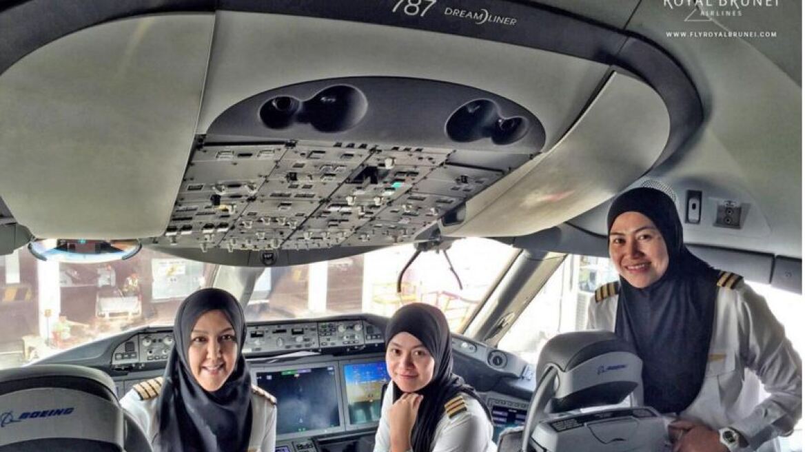 Αεροπλάνο μόνο με γυναικείο πλήρωμα προσγειώθηκε στη Σαουδική Αραβία