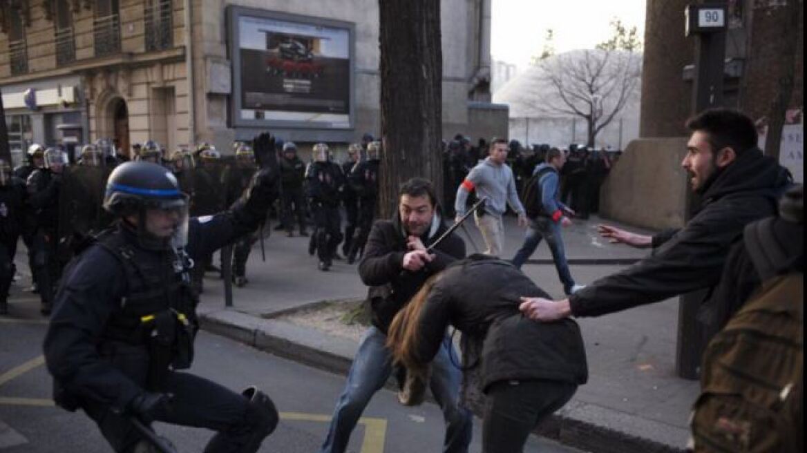 Επεισόδια στο Παρίσι: Συγκρούσεις της αστυνομίας με διαδηλωτές - Δείτε βίντεο