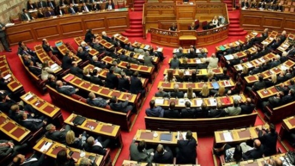 Διαφθορά: προ ημερησίας συζήτηση στη Βουλή με απειλές για εκατέρωθεν αποκαλύψεις