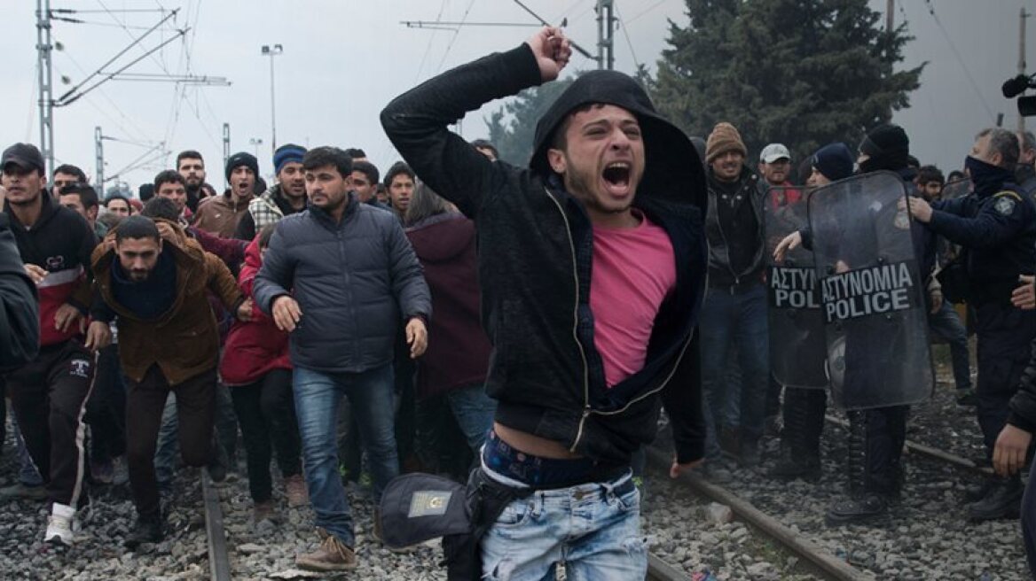 Idomeni: Refugees’ rage over closed borders grows – NGOs leave the camp