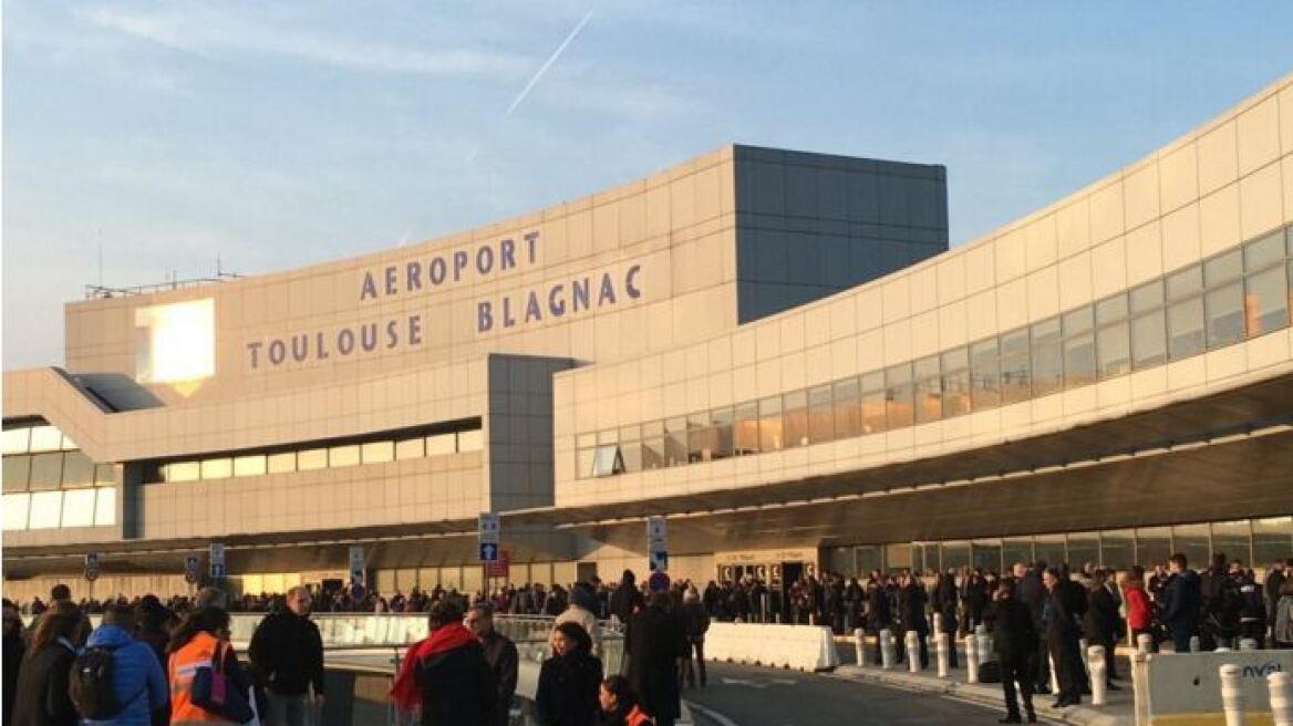 Λήξη συναγερμού στο αεροδρόμιο της Τουλούζης - Επιστρέφουν μέσα οι επιβάτες