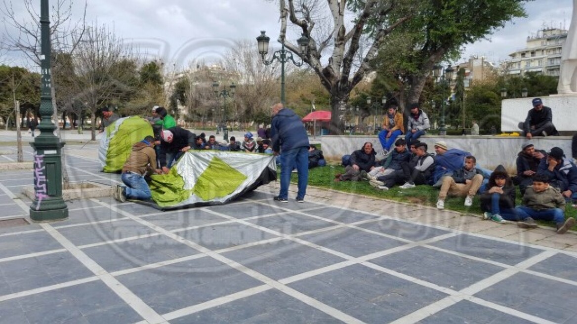 Στο κέντρο της Θεσσαλονίκης κατευθύνονται οι πρόσφυγες από τα Διαβατά