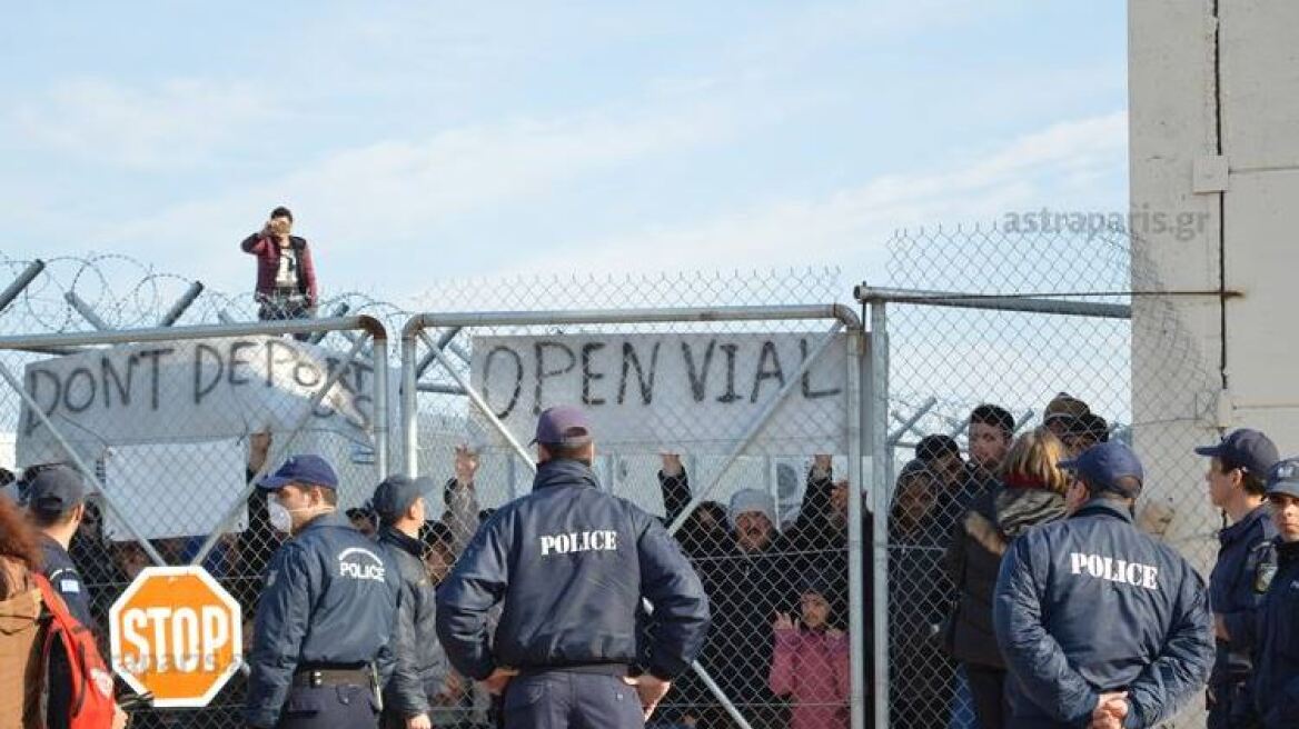 Τόσκας: Μελετάμε την μεταφορά προσφύγων και μεταναστών σε γειτονικά, άδεια νησιά