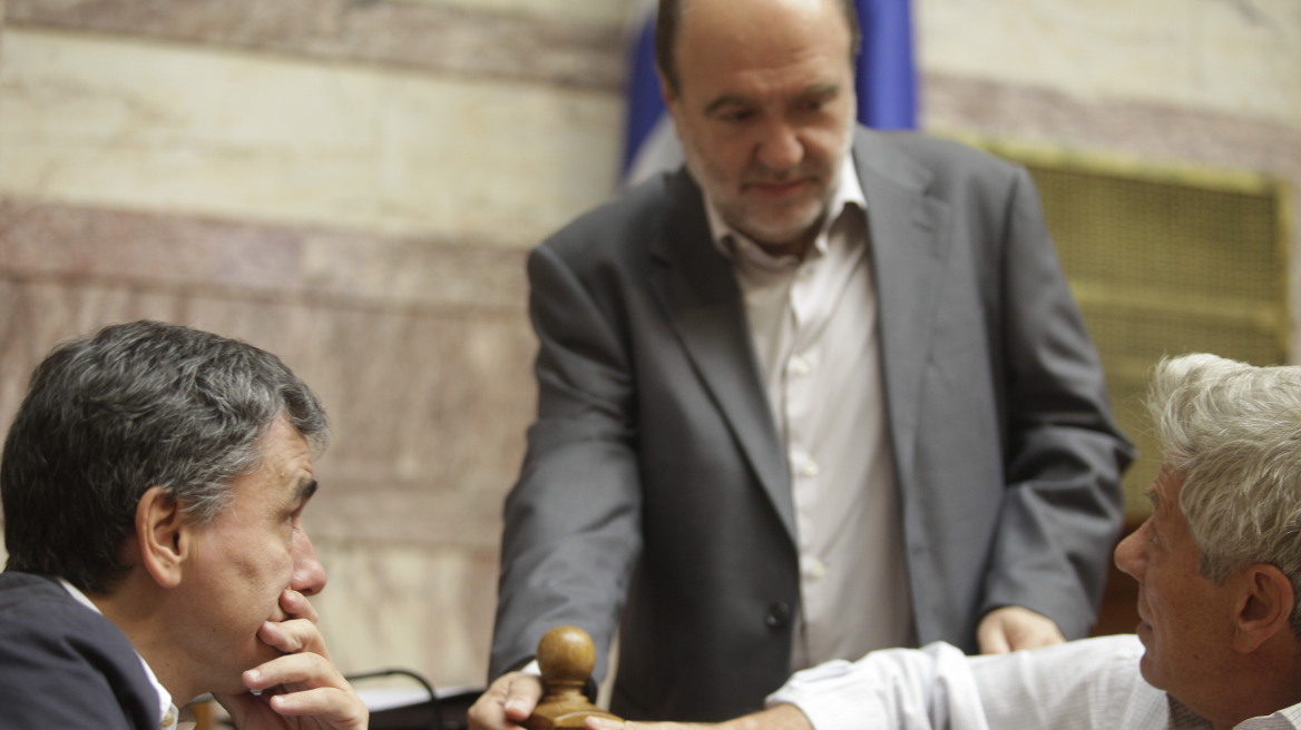 Βουλή: ΣΥΡΙΖΑ και Αλεξιάδης αρνήθηκαν να ενημερώσουν για την διαπραγμάτευση