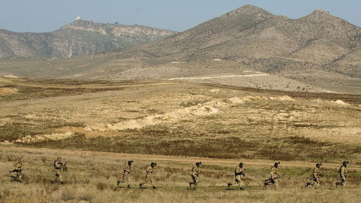 Kλιμακώνεται η ένταση Αζερμπαϊτζάν - Αρμενίας -12 νεκροί στρατιώτες και κατάρριψη ελικοπτέρου  
