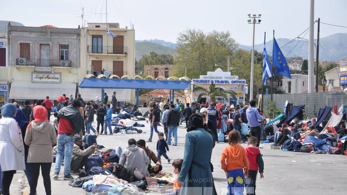 Χίος: Κλειστό μέχρι τη Δευτέρα το λιμάνι μετά την «κατάληψη» των μεταναστών