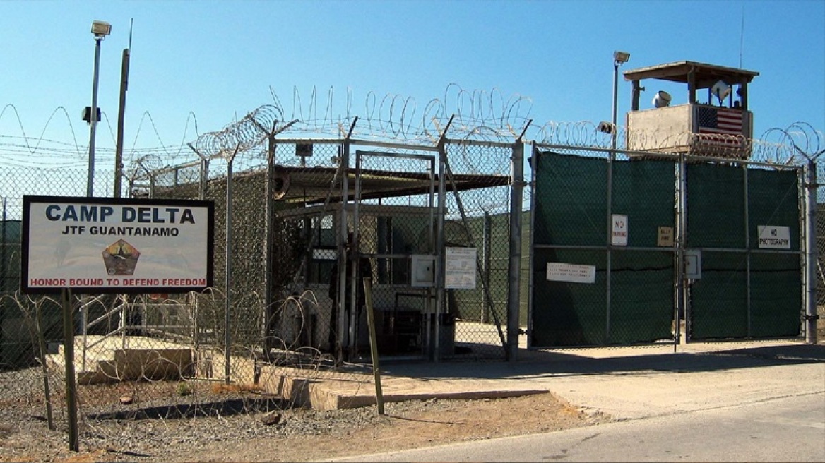 Αδειάζει η φυλακή του Γκουαντάναμο - Στη Σενεγάλη μεταφέρθηκαν δύο Λίβυοι κρατούμενοι