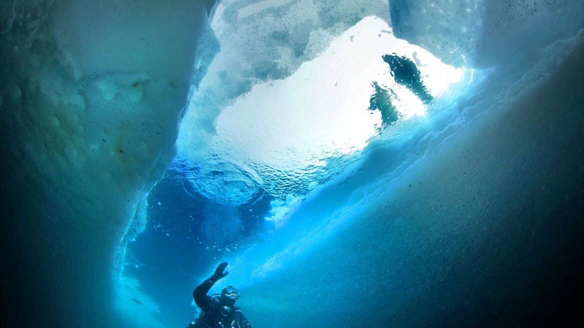 Εκπληκτικές εικόνες: Δείτε πόσο μεγάλο μπορεί να είναι ένα παγόβουνο