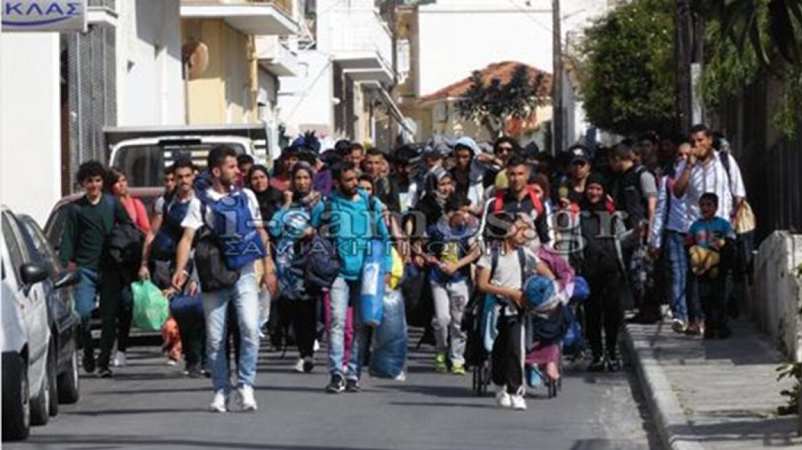 250 migrants break out of Samos hotspot cause havoc on island (pics+video)