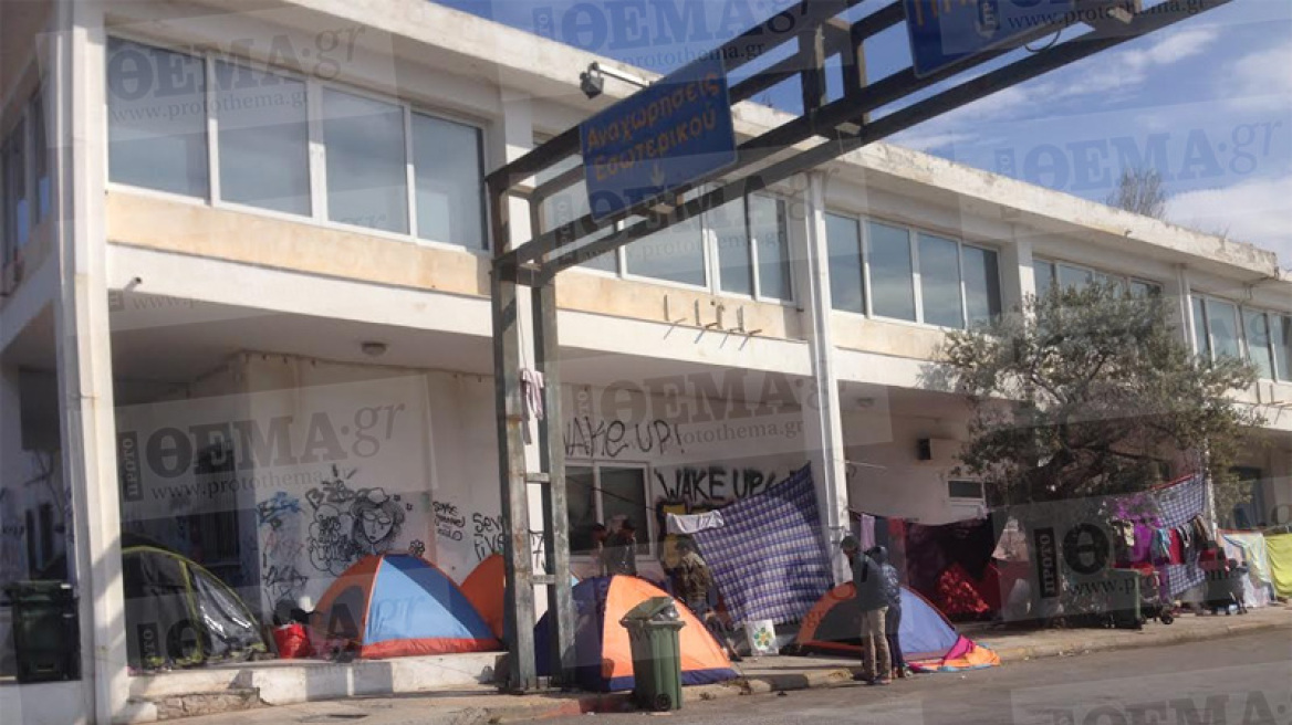 Ελληνικό: «Υγιειονομική βόμβα» με 6.000 μετανάστες σε άθλιες συνθήκες