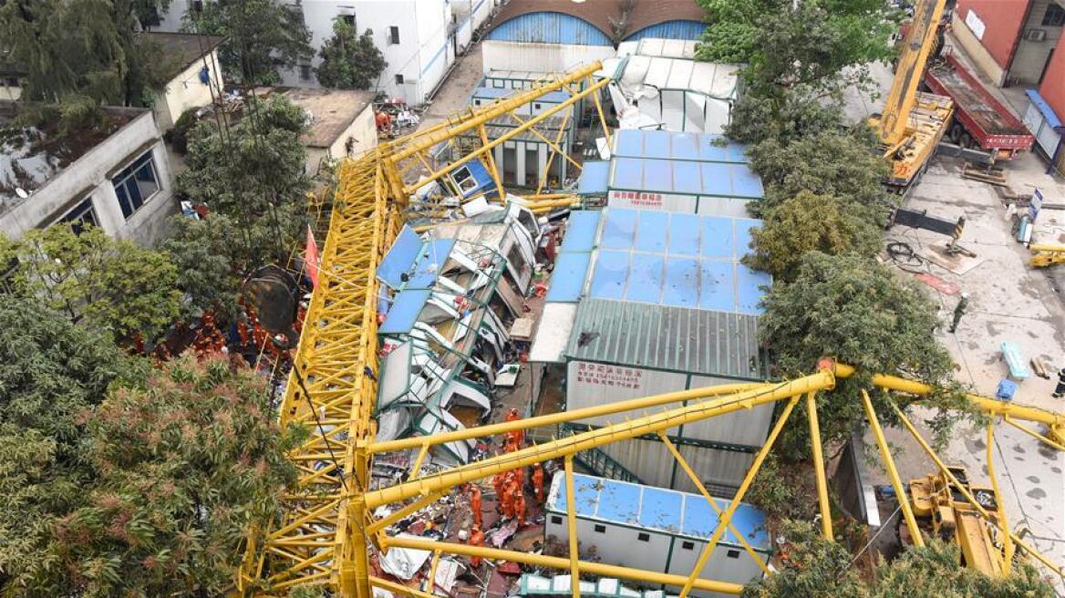 Τραγωδία στην Κίνα: Τουλάχιστον 12 νεκροί από πτώση γερανού σε οικοδομή