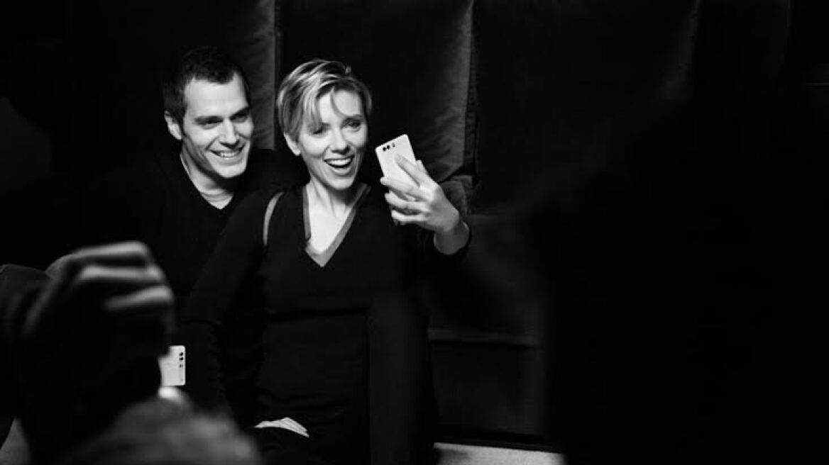Η selfie της Σκάρλετ Γιόχανσον και του Σούπερμαν στον φακό του Μάριο Τεστίνο