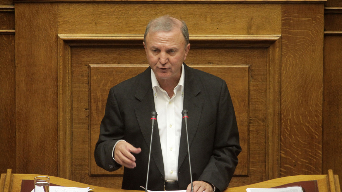 Παπαδόπουλος (ΣΥΡΙΖΑ): Θα παραιτηθώ αν επιβληθεί ΦΠΑ 24%