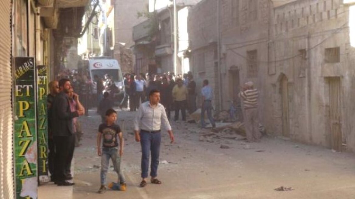 Τουρκία: Μπαράζ επιθέσεων με ρουκέτες από τη Συρία έπληξαν το Κιλίς