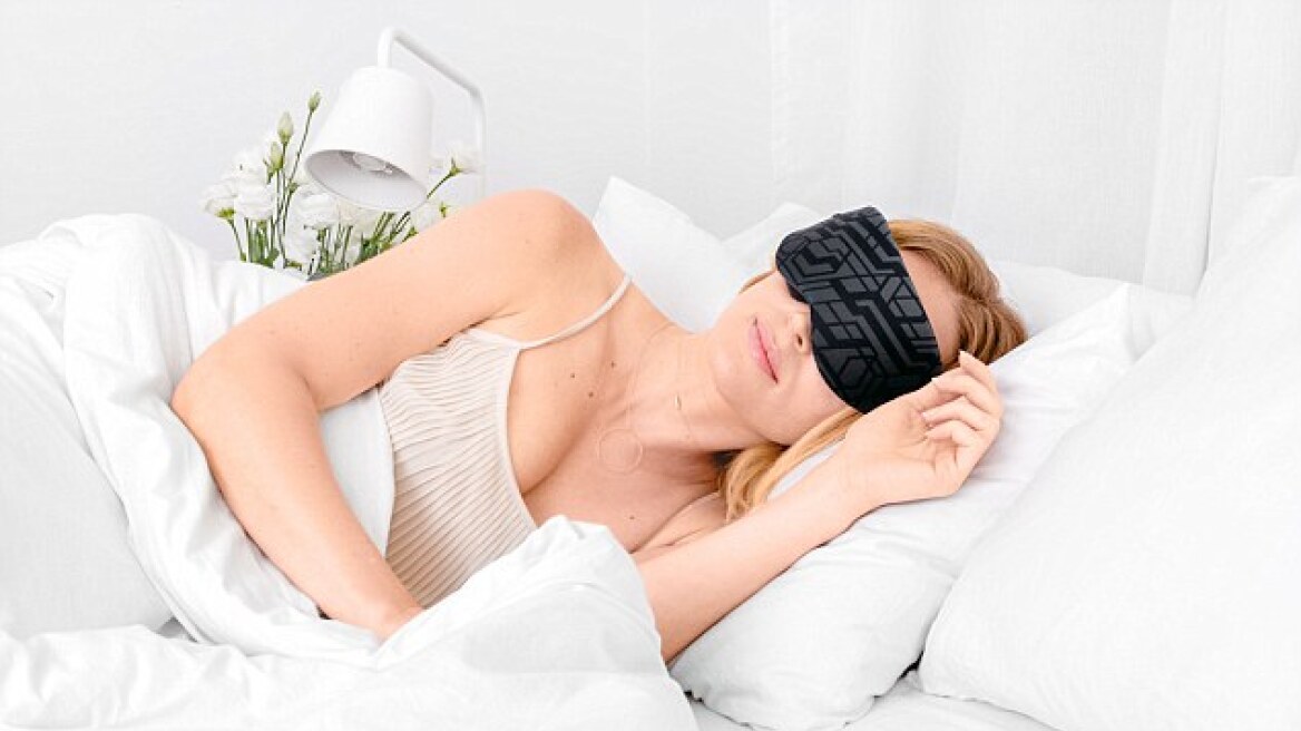 Νέα «έξυπνη» μάσκα ύπνου καταπολεμά το jet lag