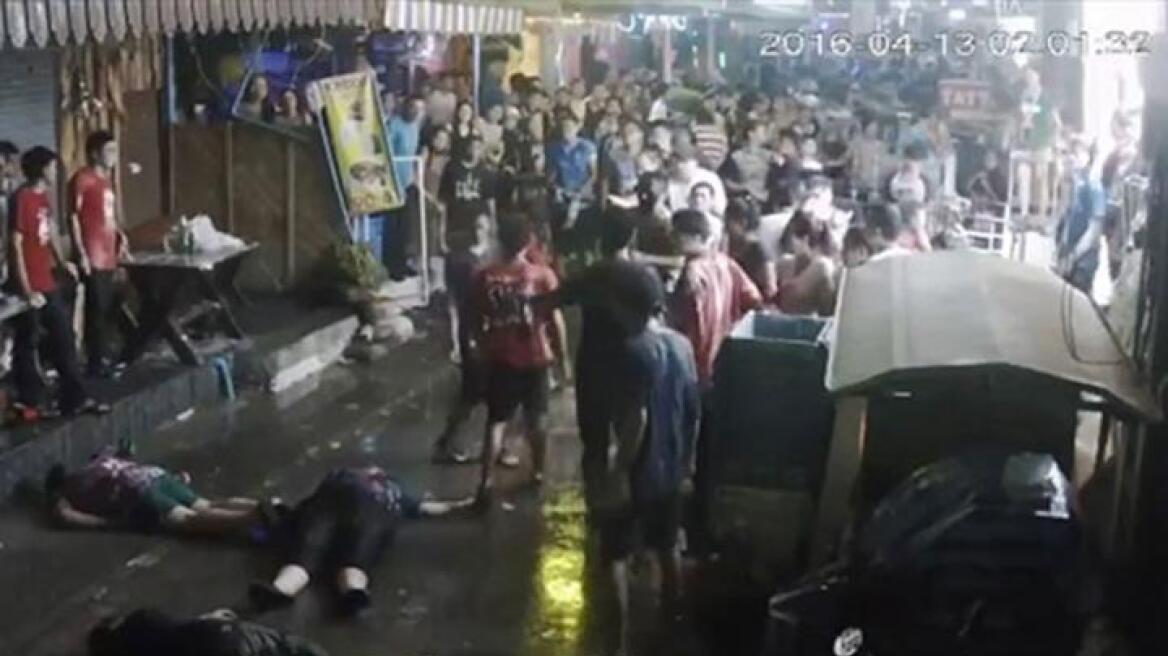 Βίντεο: Οικογένεια πέφτει θύμα άγριου ξυλοδαρμού στην Ταϊλάνδη