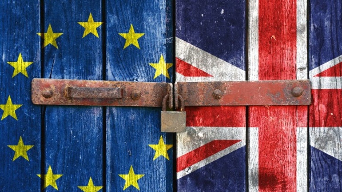 S&P: Απειλεί με υποβάθμιση αν οι Βρετανοί ψηφίσουν για αποχώρηση από την ΕΕ