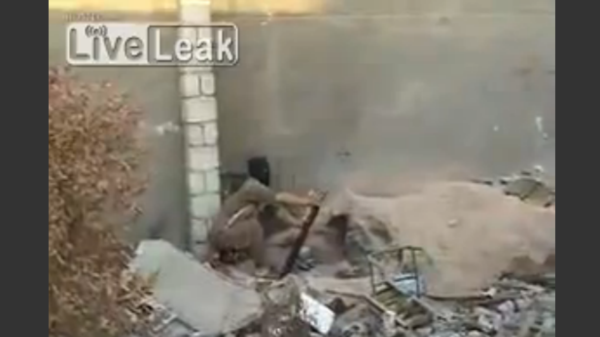 IS terrorist blows himself up when launcher explodes (graphic video!)