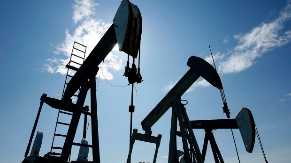 Reuters: Τα μέλη του OPEC παράγουν 170.000 βαρέλια περισσότερα