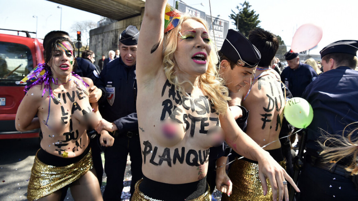 Παρίσι: Γυμνόστηθες ακτιβίστριες «εισέβαλαν» σε συγκέντρωση της Λεπέν