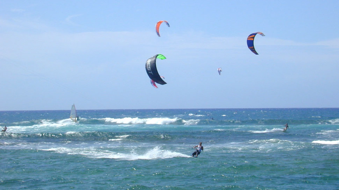 Τραυματίστηκε σοβαρά κάνοντας kite surf στην Ελαφόνησο 