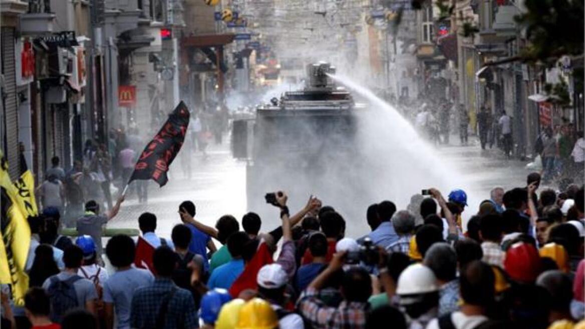 Κωνσταντινούπολη: Περισσότερες από 200 συλλήψεις στις διαδηλώσεις για την Πρωτομαγιά