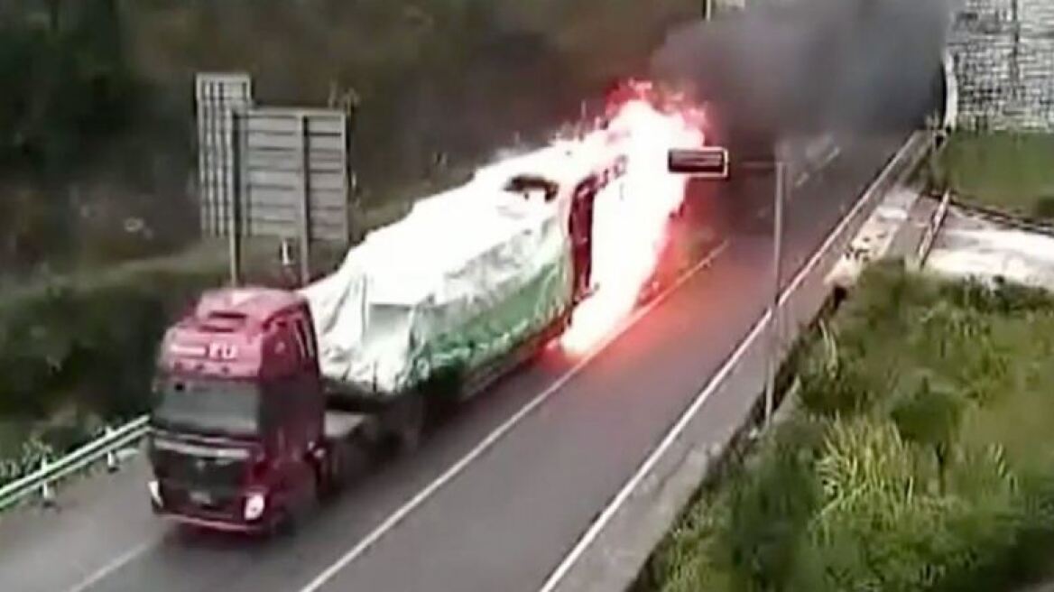 Απίστευτο βίντεο: Δείτε φλεγόμενο φορτηγό να βγαίνει από ένα τούνελ