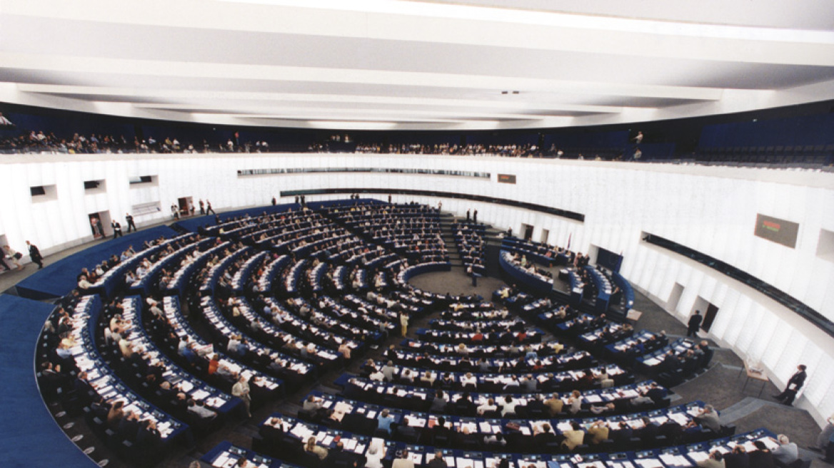 Ευρωκοινοβούλιο: «Ξεκρέμαστη» η Ελλάδα από τη μεταρρύθμιση του «Δουβλίνου»