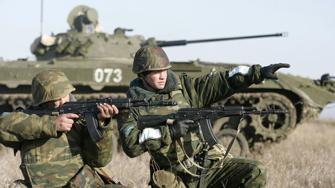 Με τρεις νέες μεραρχίες απαντά η Ρωσία στην ενίσχυση των δυνάμεων του ΝΑΤΟ