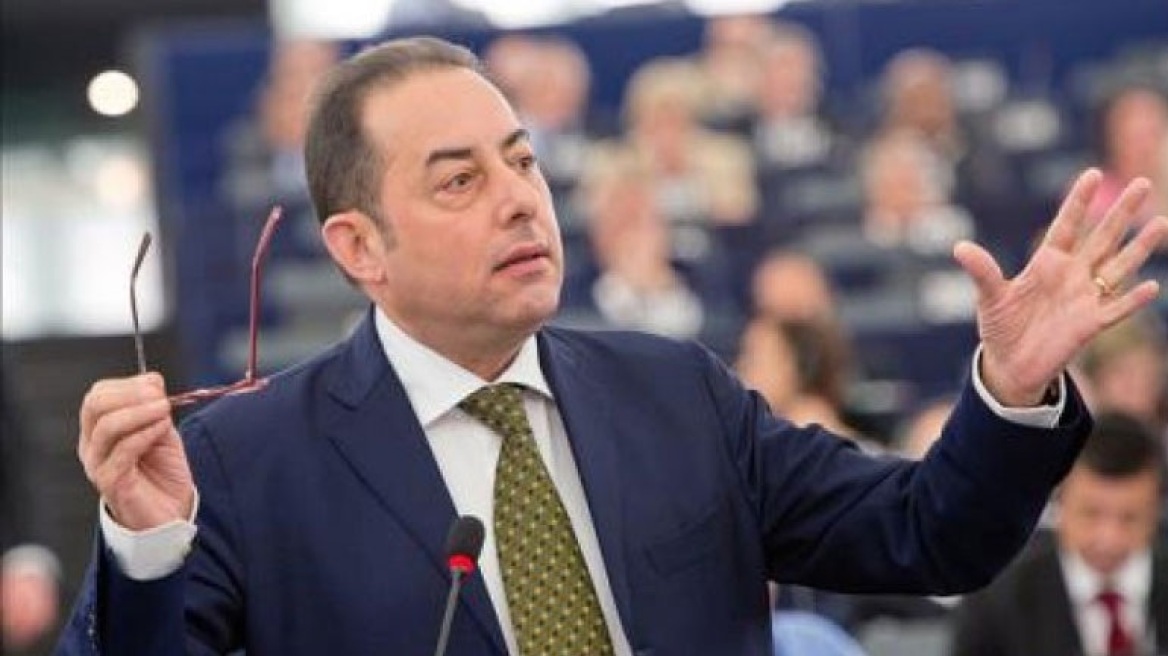 Tζιάνι Πιττέλλα: Αφύσικη η συγκυβέρνηση ΣΥΡΙΖΑ- ΑΝΕΛ