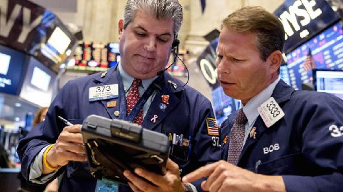 Wall Street: Με τριψήφια άνοδο έκλεισε ο Dow