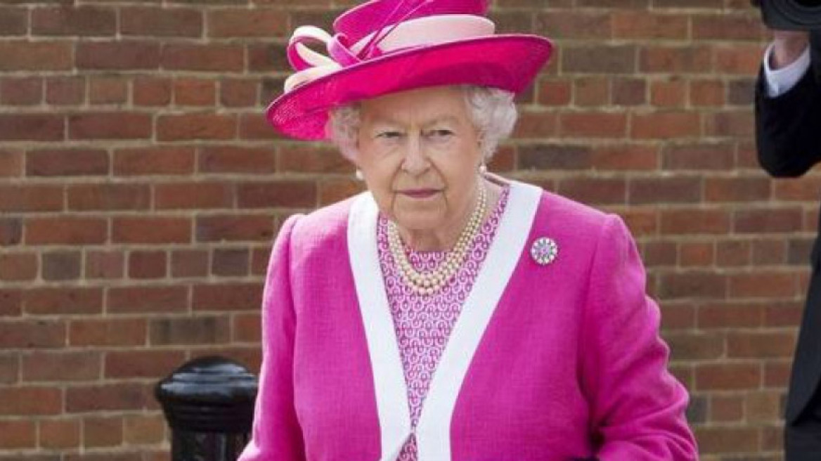 Η ύποπτη μελανιά της Βασίλισσας Ελισάβετ - Τι έκανε στα 90 της;
