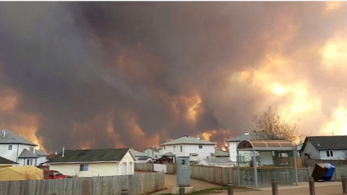Καναδάς: Τρόμος από την τεράστια φωτιά στην Αλμπέρτα
