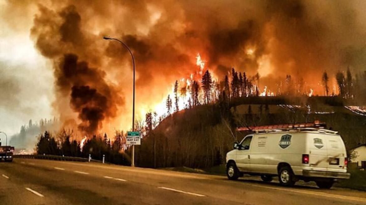 Στο έλεος της φωτιάς ο Καναδάς - Διπλασιάστηκε σε μέγεθος μέσα σε μια ημέρα 