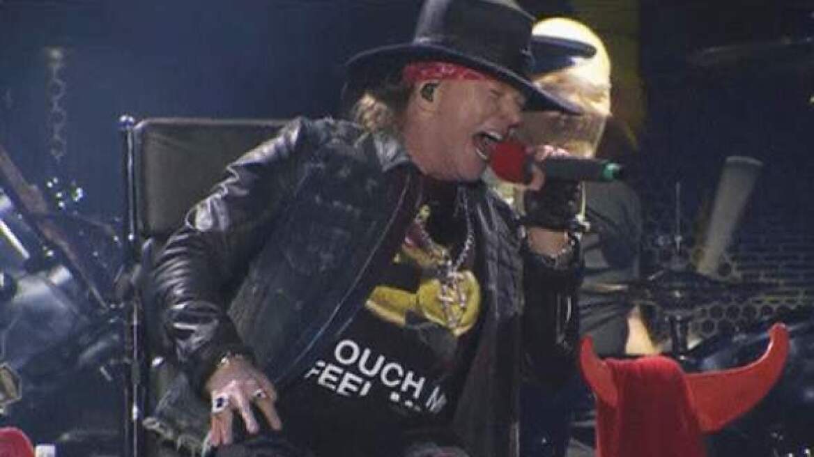 Βίντεο: Δίχασε ο Axl Rose στην πρώτη συναυλία ως τραγουδιστής των AC/DC