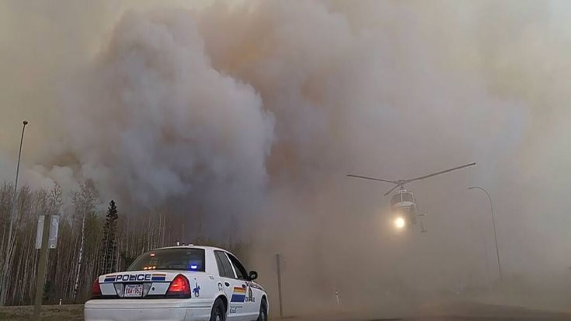 Μαίνεται για δεύτερη εβδομάδα η μεγάλη φωτιά στον Καναδά