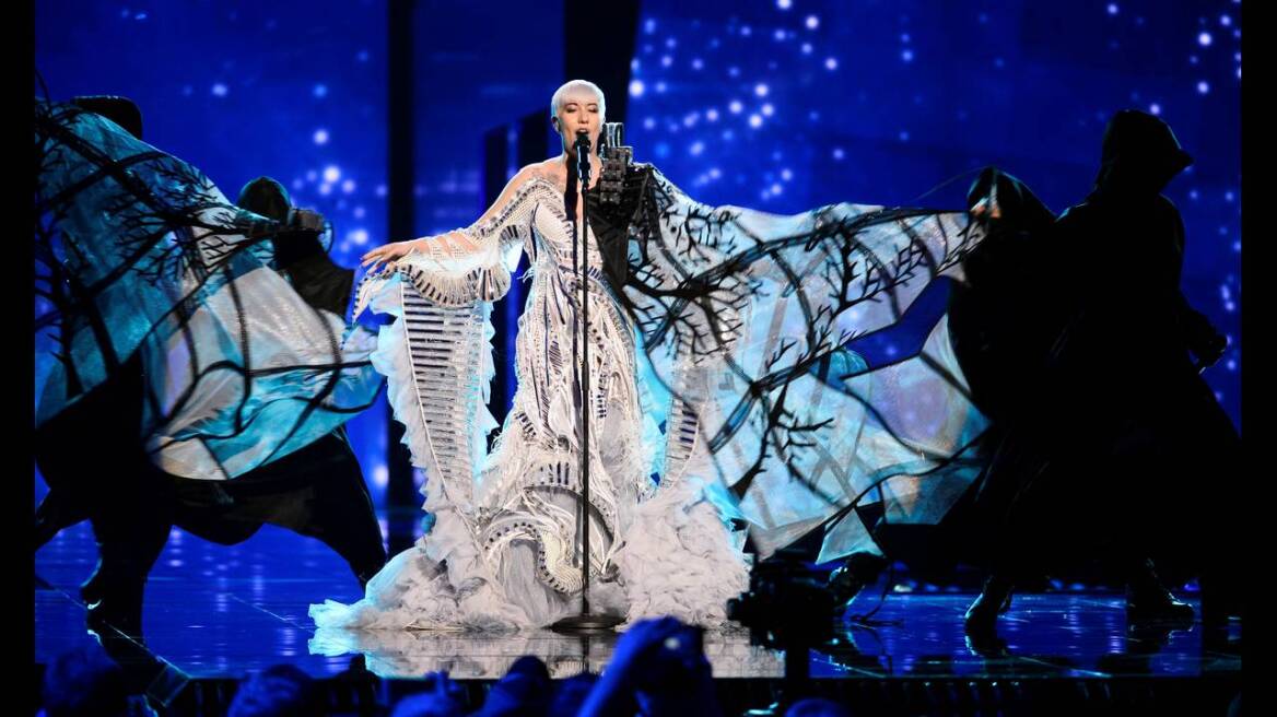 Eurovision 2016: Η εκκεντρική εμφάνιση της τραγουδίστριας από την Κροατία