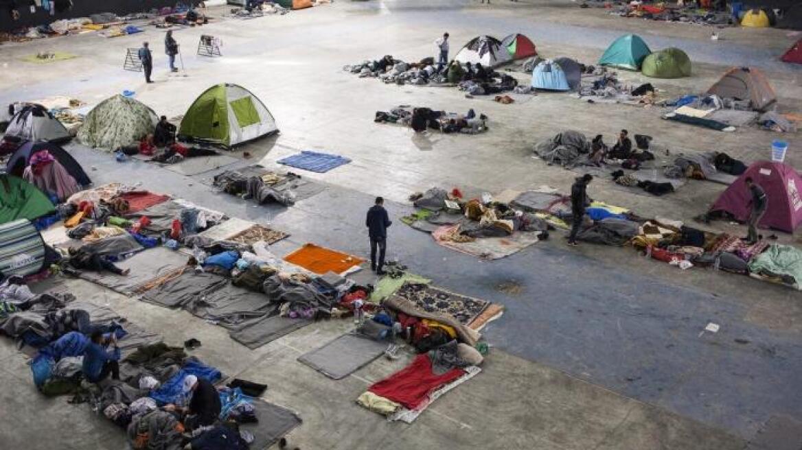 Politico: Στρατόπεδα προσφύγων τα ελληνικά νησιά 