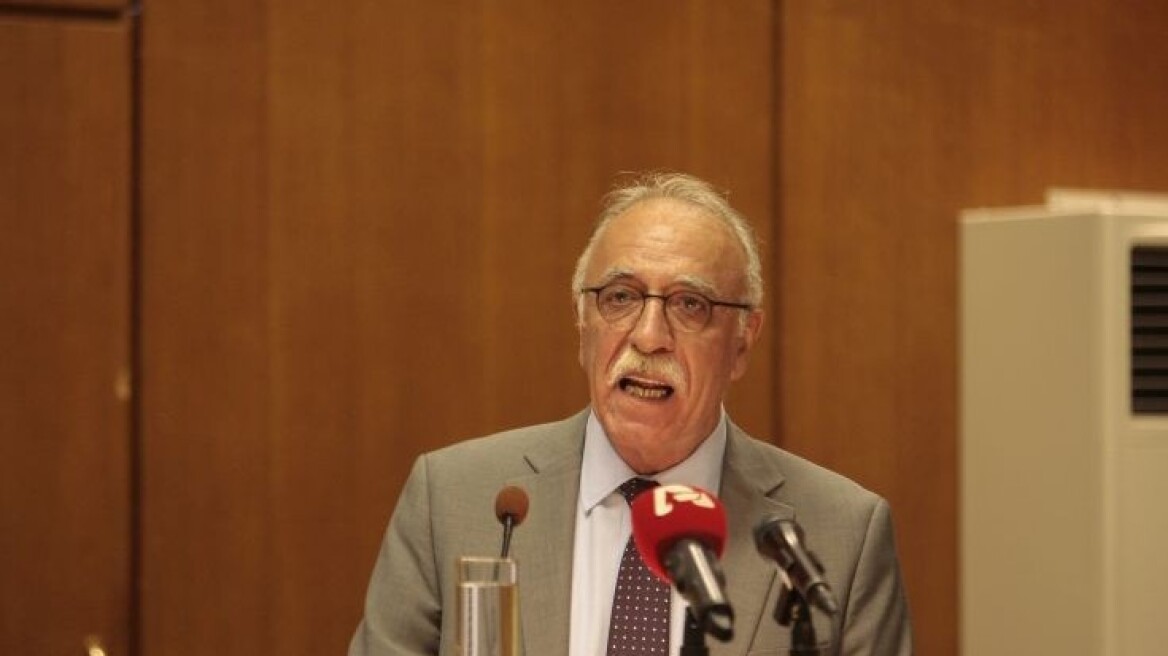 Βίτσας: «Ο πρόεδρος του ΤΕΕ δεν έχει καταλάβει ότι έχει διαπράξει ποινικό αδίκημα»