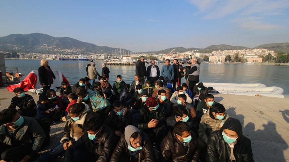 EU-Turkey refugee deal at risk of crumbling