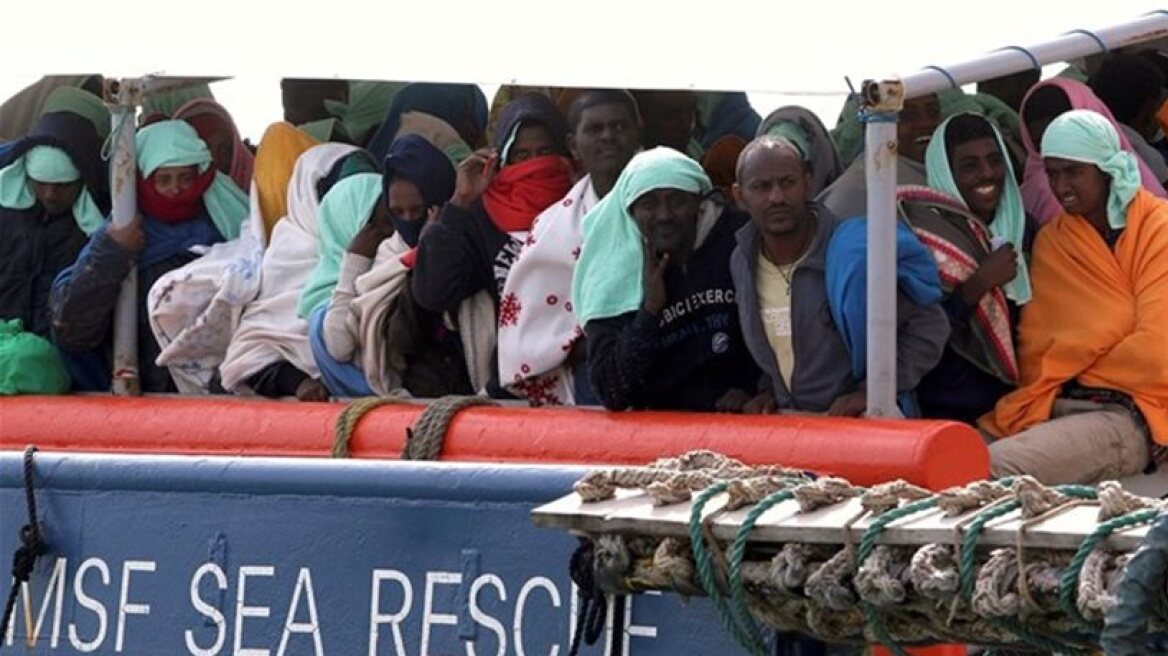 Italian coastguard rescues 1,000 migrants off Italy