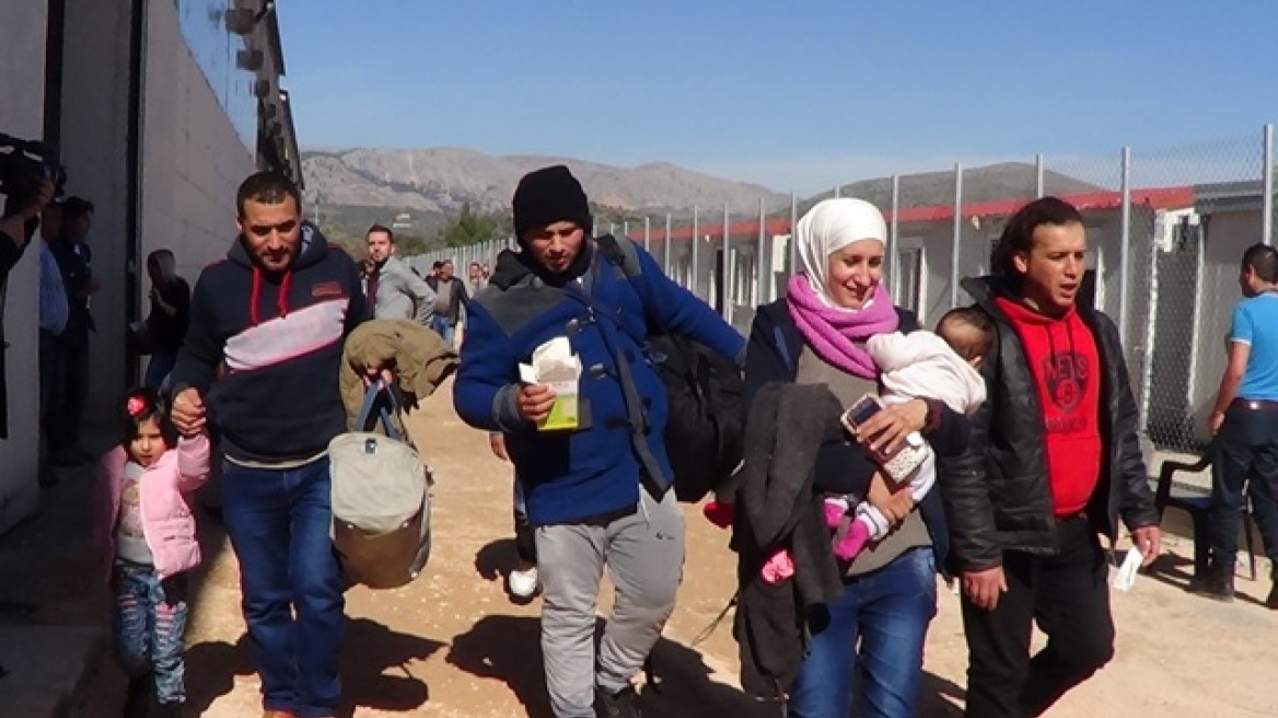 Ογδόντα πρόσφυγες και μετανάστες από το hotspot της ΒΙΑΛ μεταφέρονται στην Κω