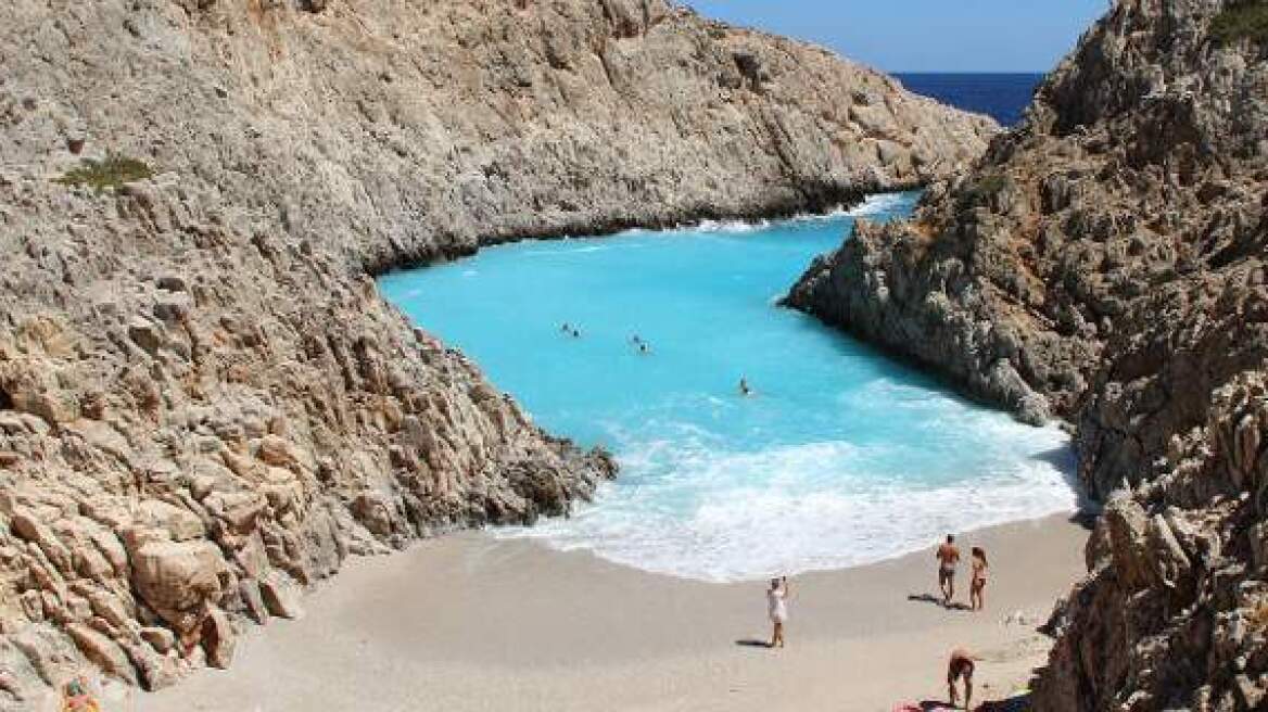 2 unique Greek beaches only locals know! (pics)