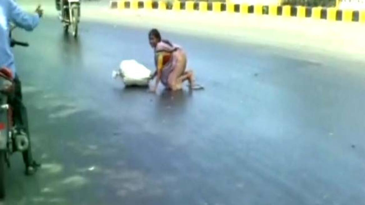 Βίντεο: Λιώνουν οι δρόμοι από την απίστευτη ζέστη στην Ινδία!